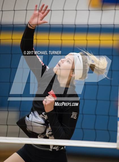 Thumbnail 1 in Arcata vs. Lassen (Battle for the North State Tournament) photogallery.