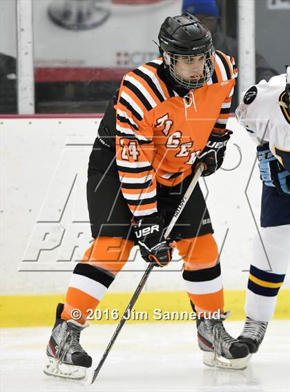 Thumbnail 2 in White Plains @ Pelham Memorial photogallery.