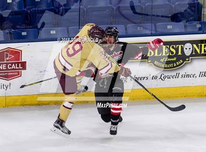 Thumbnail 3 in Hingham vs. Boston College High (MIAA D1A) photogallery.