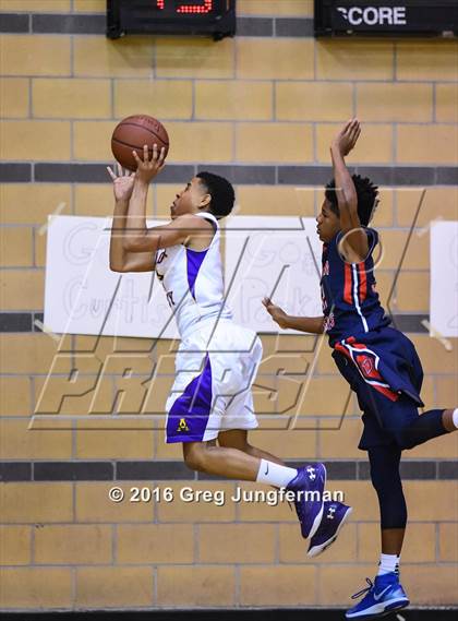 Thumbnail 2 in Dublin vs. Amador Valley (Windsor Holiday Classic) photogallery.