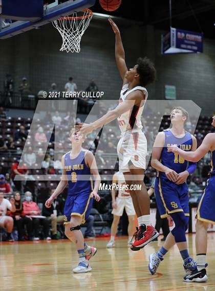 Thumbnail 2 in San Juan vs. Grand County (UHSAA 3A Quarterfinal) photogallery.