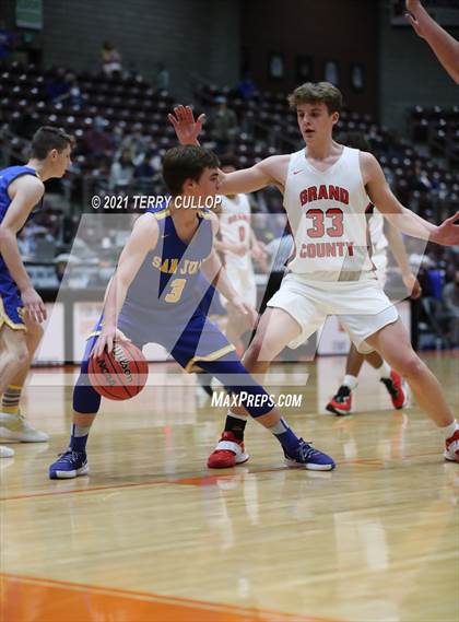 Thumbnail 3 in San Juan vs. Grand County (UHSAA 3A Quarterfinal) photogallery.