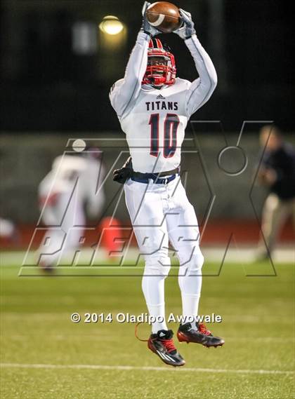 Thumbnail 2 in Wylie vs. Centennial (UIL 5A Bi-District Playoff) photogallery.