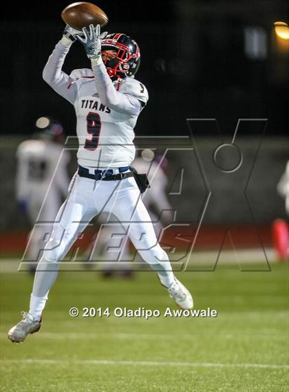 Thumbnail 2 in Wylie vs. Centennial (UIL 5A Bi-District Playoff) photogallery.