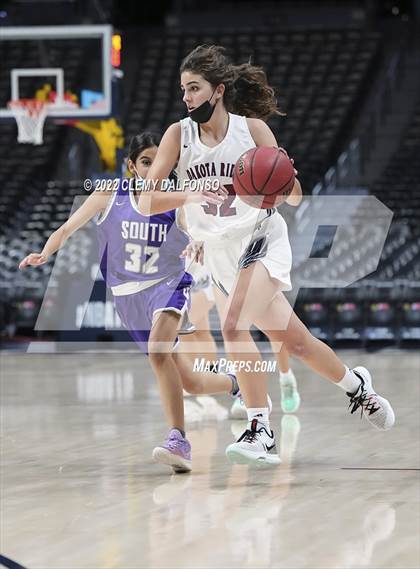 Thumbnail 2 in Denver South vs Dakota Ridge (Ball Arena) photogallery.