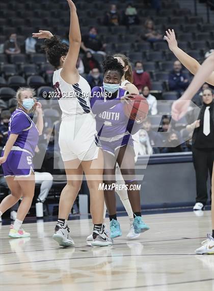 Thumbnail 3 in Denver South vs Dakota Ridge (Ball Arena) photogallery.