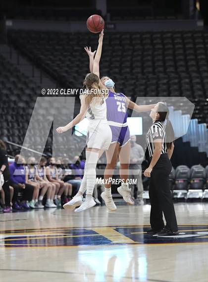 Thumbnail 2 in Denver South vs Dakota Ridge (Ball Arena) photogallery.