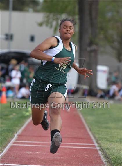 Thumbnail 1 in Woody Wilson Invitational (Girls Field Events) photogallery.