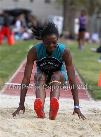 Thumbnail 1 in Woody Wilson Invitational (Girls Field Events) photogallery.