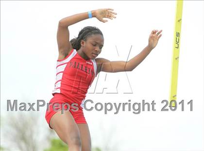 Thumbnail 2 in Woody Wilson Invitational (Girls Field Events) photogallery.