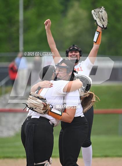 Thumbnail 1 in Belpre vs South Webster (OHSAA District VII Quarterfinal) photogallery.