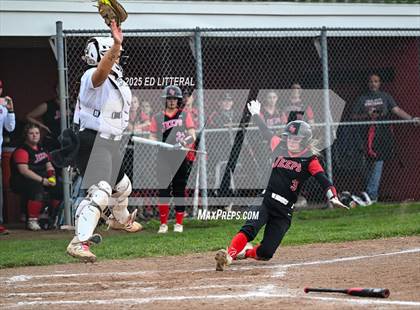 Thumbnail 3 in Belpre vs South Webster (OHSAA District VII Quarterfinal) photogallery.