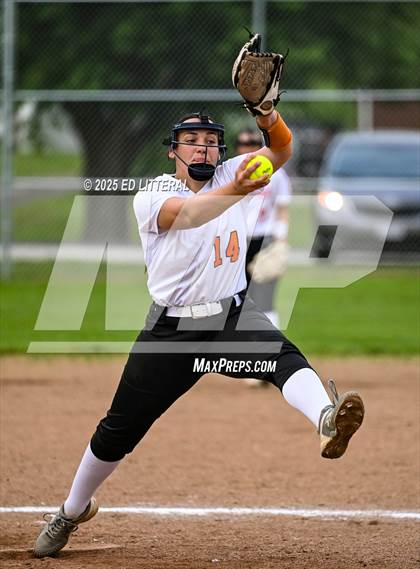 Thumbnail 2 in Belpre vs South Webster (OHSAA District VII Quarterfinal) photogallery.