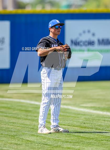 Thumbnail 2 in Deer Creek vs Yukon (OSSAA 6A Regional Final) photogallery.