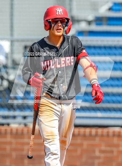 Thumbnail 3 in Deer Creek vs Yukon (OSSAA 6A Regional Final) photogallery.