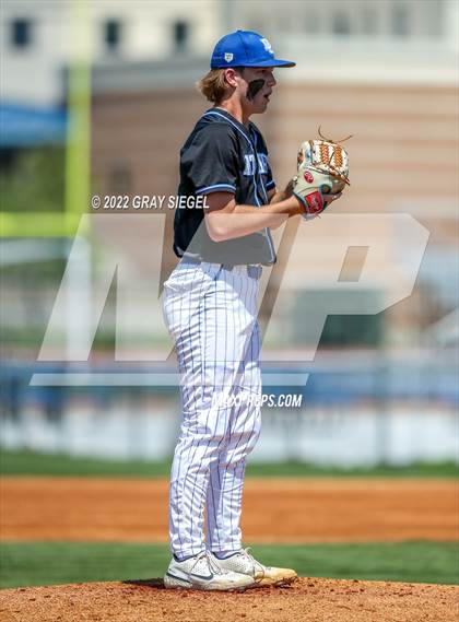 Thumbnail 1 in Deer Creek vs Yukon (OSSAA 6A Regional Final) photogallery.