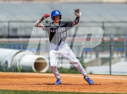 Thumbnail 3 in Deer Creek vs Yukon (OSSAA 6A Regional Final) photogallery.