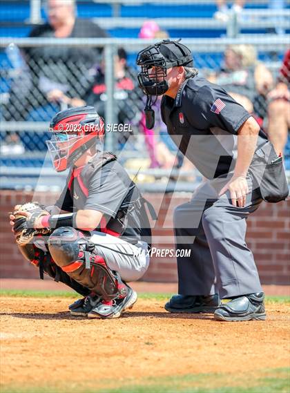 Thumbnail 3 in Deer Creek vs Yukon (OSSAA 6A Regional Final) photogallery.
