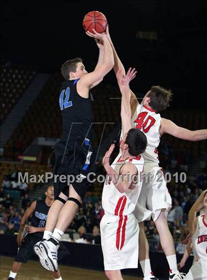 Thumbnail 3 in Grandview vs. Fairview (5A Quarterfinals) photogallery.