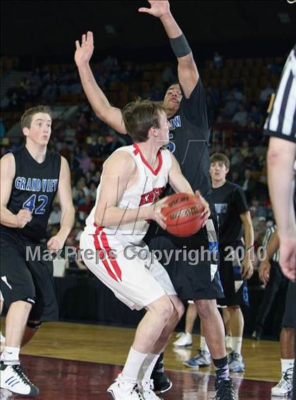 Thumbnail 3 in Grandview vs. Fairview (5A Quarterfinals) photogallery.