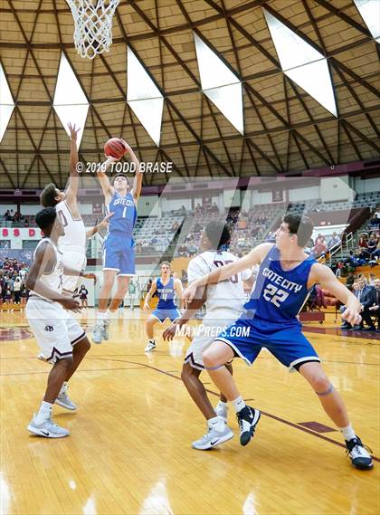 Thumbnail 2 in Gate City @ Dobyns-Bennett photogallery.
