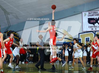 Thumbnail 2 in Mater Dei vs. St. John Bosco photogallery.