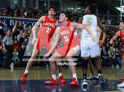 Thumbnail 2 in Mater Dei vs. St. John Bosco photogallery.