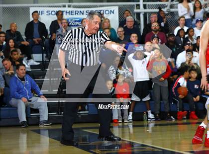 Thumbnail 2 in Mater Dei vs. St. John Bosco photogallery.
