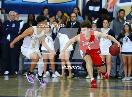 Thumbnail 3 in Mater Dei vs. St. John Bosco photogallery.
