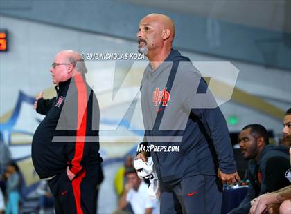 Thumbnail 2 in Mater Dei vs. St. John Bosco photogallery.