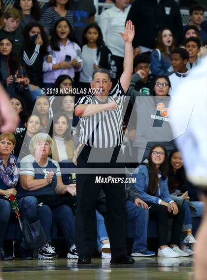Thumbnail 2 in Mater Dei vs. St. John Bosco photogallery.