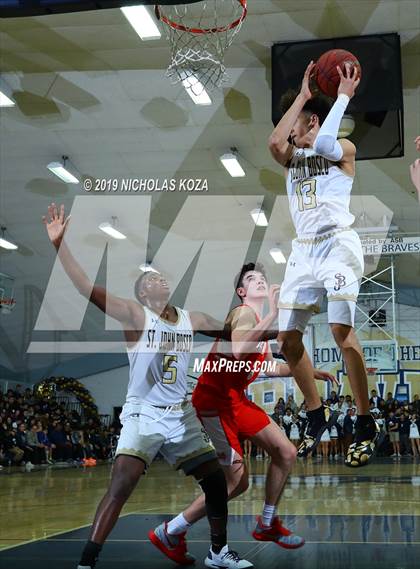 Thumbnail 2 in Mater Dei vs. St. John Bosco photogallery.