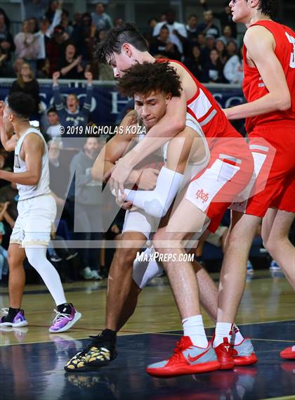 Thumbnail 3 in Mater Dei vs. St. John Bosco photogallery.