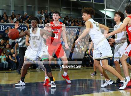Thumbnail 3 in Mater Dei vs. St. John Bosco photogallery.