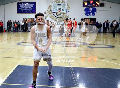 Thumbnail 1 in Mater Dei vs. St. John Bosco photogallery.