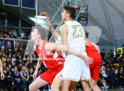 Thumbnail 2 in Mater Dei vs. St. John Bosco photogallery.