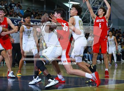 Thumbnail 2 in Mater Dei vs. St. John Bosco photogallery.