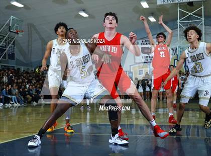 Thumbnail 2 in Mater Dei vs. St. John Bosco photogallery.