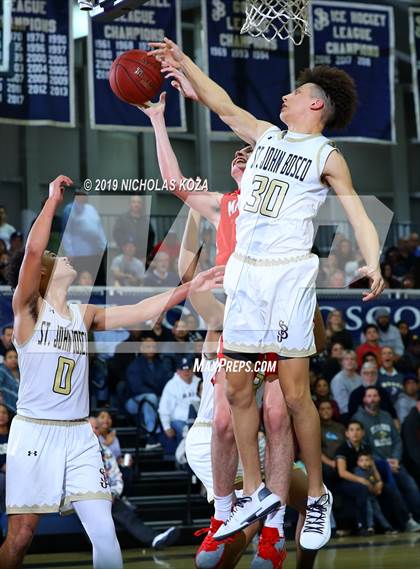 Thumbnail 2 in Mater Dei vs. St. John Bosco photogallery.