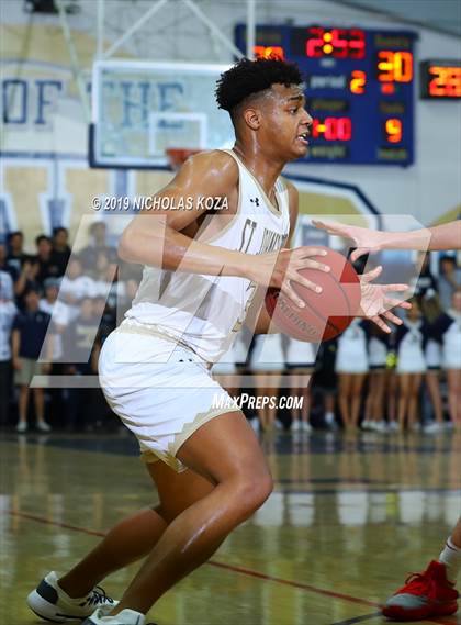 Thumbnail 2 in Mater Dei vs. St. John Bosco photogallery.