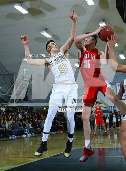 Thumbnail 1 in Mater Dei vs. St. John Bosco photogallery.