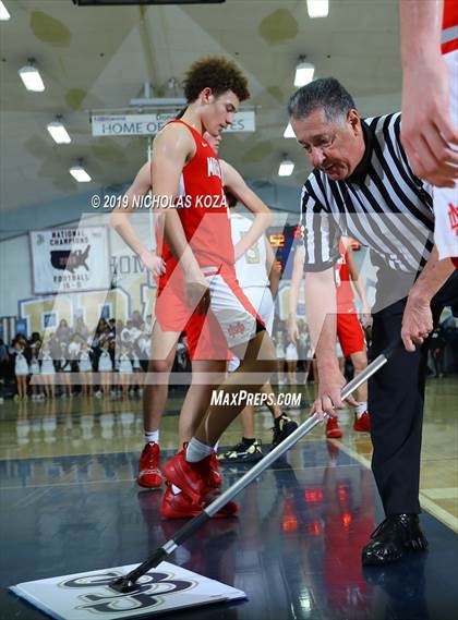 Thumbnail 3 in Mater Dei vs. St. John Bosco photogallery.