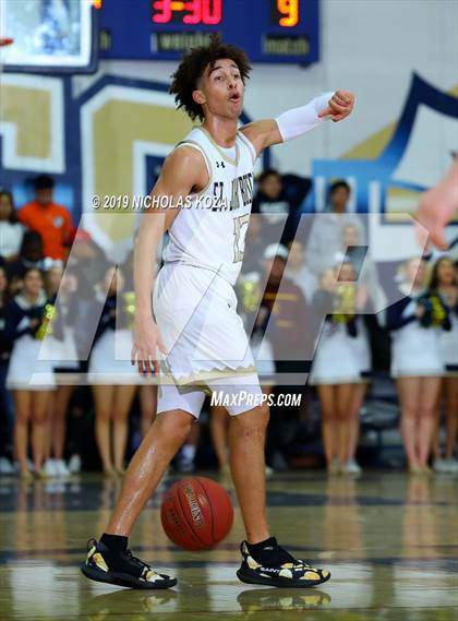 Thumbnail 2 in Mater Dei vs. St. John Bosco photogallery.