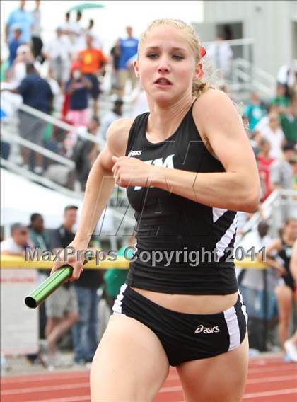 Thumbnail 1 in NYSPHSAA Track & Field Championships (Girls 400m & Relays) photogallery.