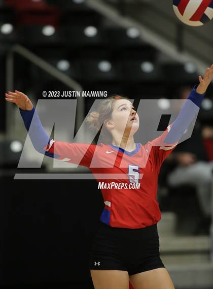 Thumbnail 2 in Paragould vs. Benton (AAA 5A Quarterfinal Playoff) photogallery.
