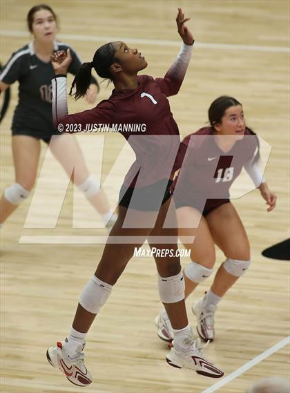 Thumbnail 3 in Paragould vs. Benton (AAA 5A Quarterfinal Playoff) photogallery.