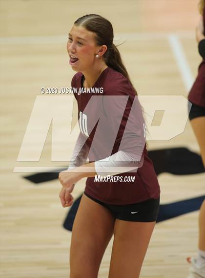 Thumbnail 2 in Paragould vs. Benton (AAA 5A Quarterfinal Playoff) photogallery.