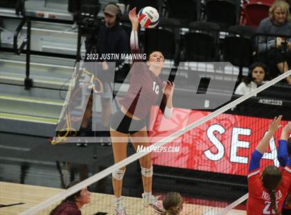 Thumbnail 1 in Paragould vs. Benton (AAA 5A Quarterfinal Playoff) photogallery.