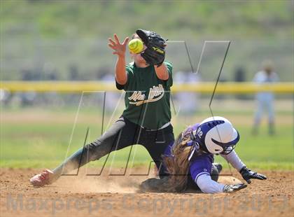 Thumbnail 3 in Mar Vista vs. Santana photogallery.