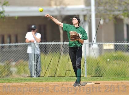 Thumbnail 3 in Mar Vista vs. Santana photogallery.